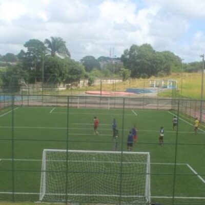 Atividades esportivas realizadas na Vila Olímpica Professor Everaldo Cardoso em Itabuna servem para a integração social