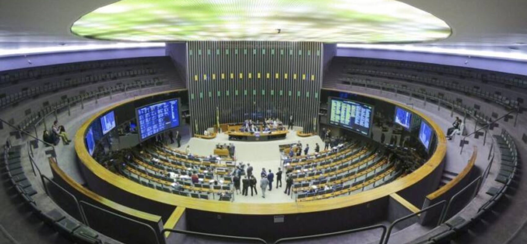 Câmara dos Deputados e Senado só voltam a ter sessão com votação em março