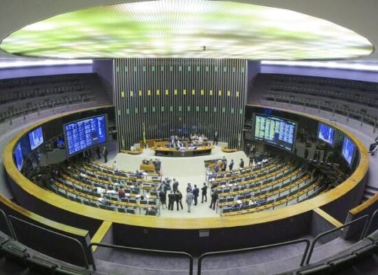 Câmara dos Deputados e Senado só voltam a ter sessão com votação em março