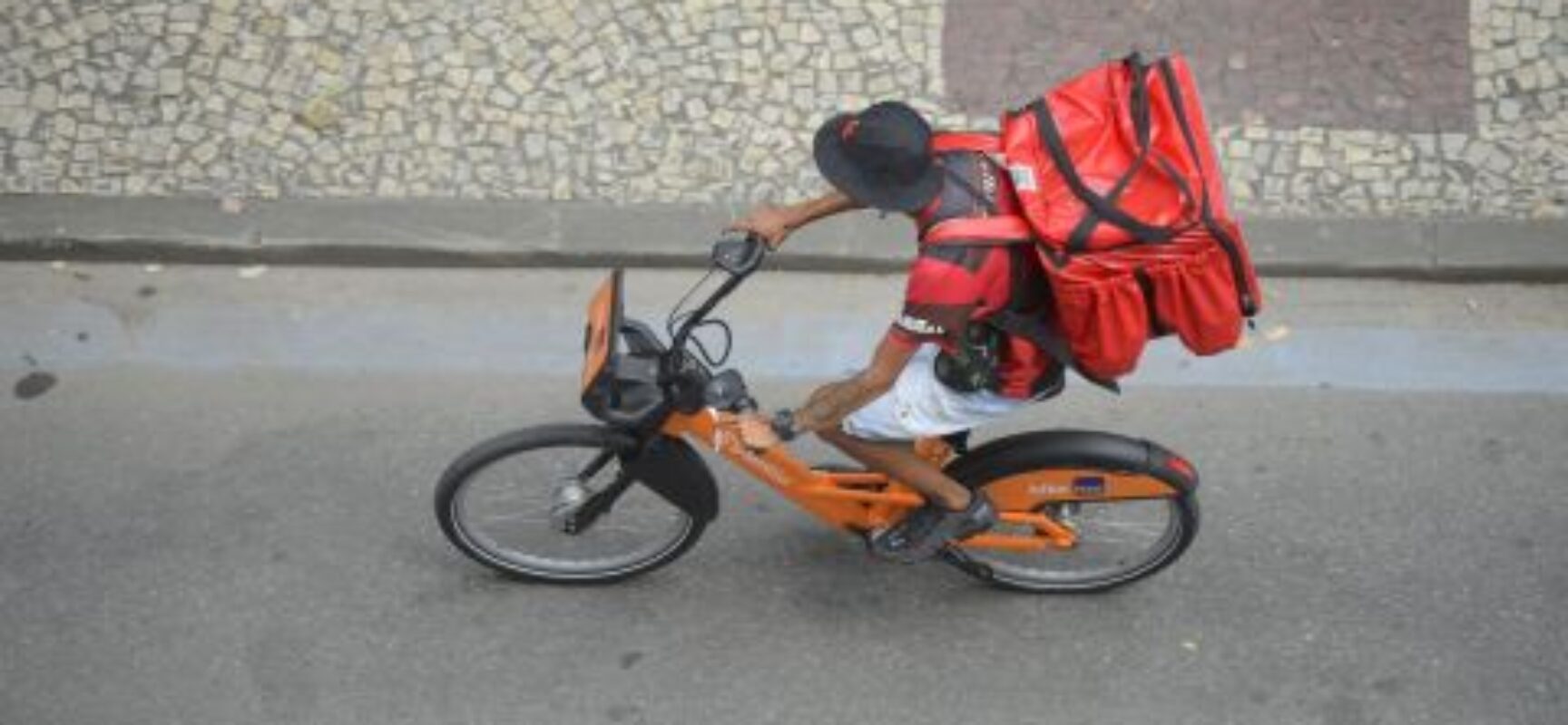 Apenas 23% dos que trabalham em transporte por aplicativo pagam INSS