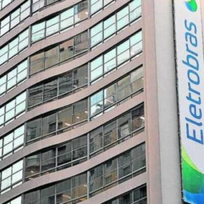 Lula avisa que a AGU vai pedir revisão da privatização da Eletrobras