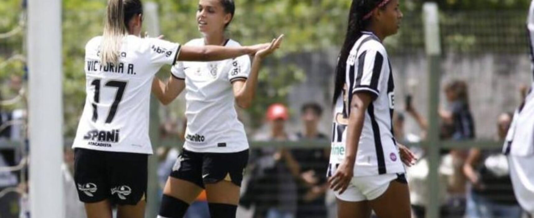 Timão goleia Ceará na estreia da elite do Brasileirão Feminino