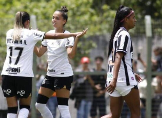 Timão goleia Ceará na estreia da elite do Brasileirão Feminino