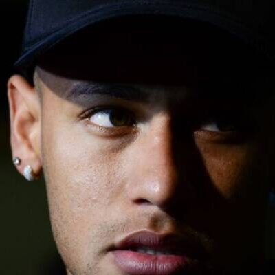 Por conta de cirurgia para tratar lesão no tornozelo, Neymar ficará afastado dos gramados por quatro meses