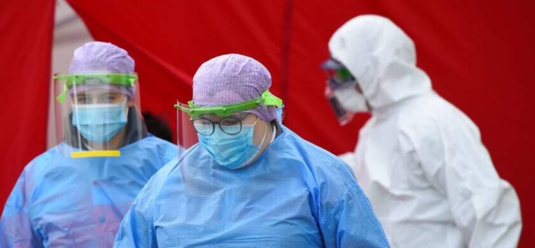 Em três anos de pandemia de covid-19, ciência e vírus evoluíram