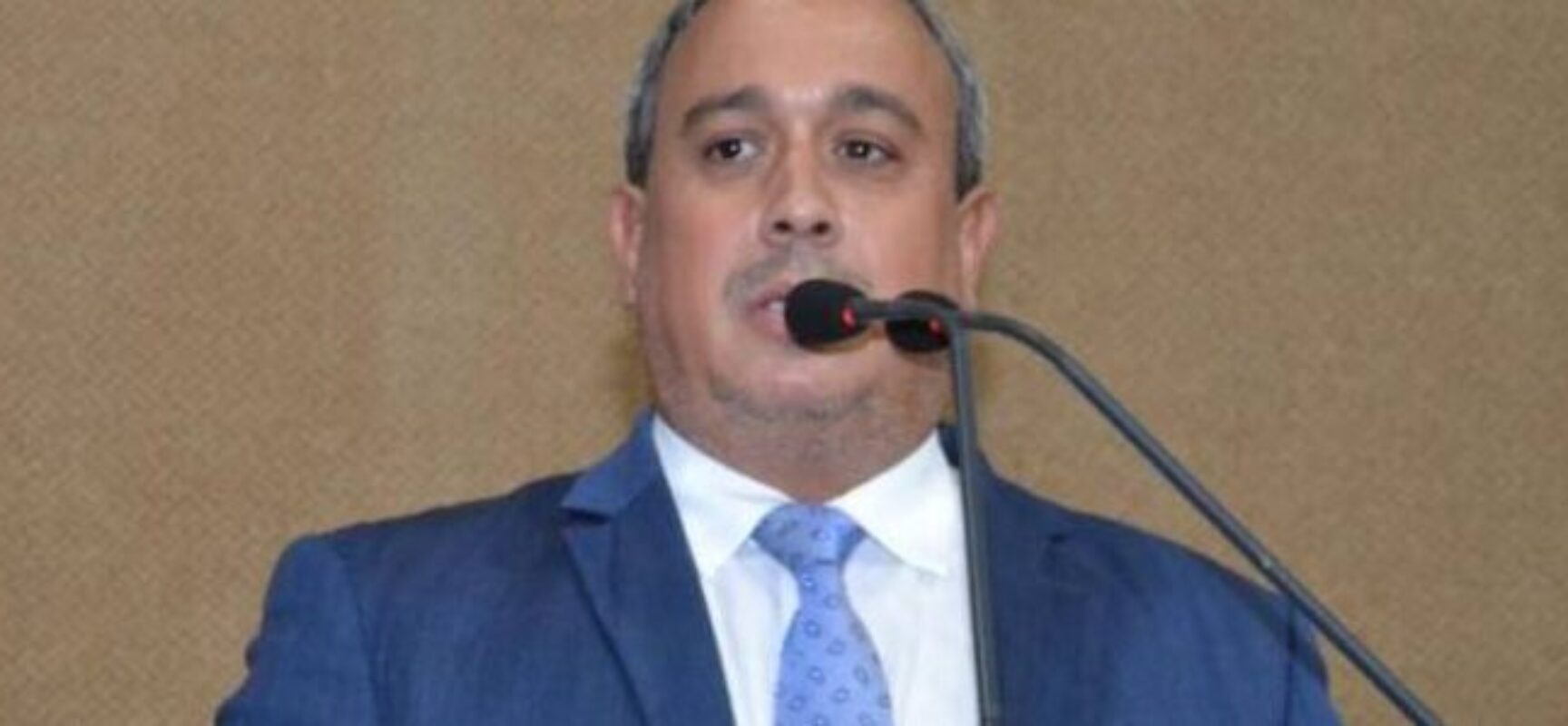 Base de Jerônimo coloca deputado do PL de Bolsonaro para defender governo em comissão da Assembleia