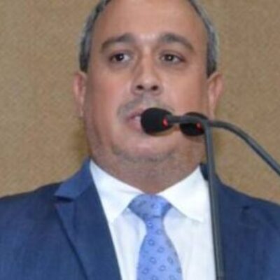 Base de Jerônimo coloca deputado do PL de Bolsonaro para defender governo em comissão da Assembleia