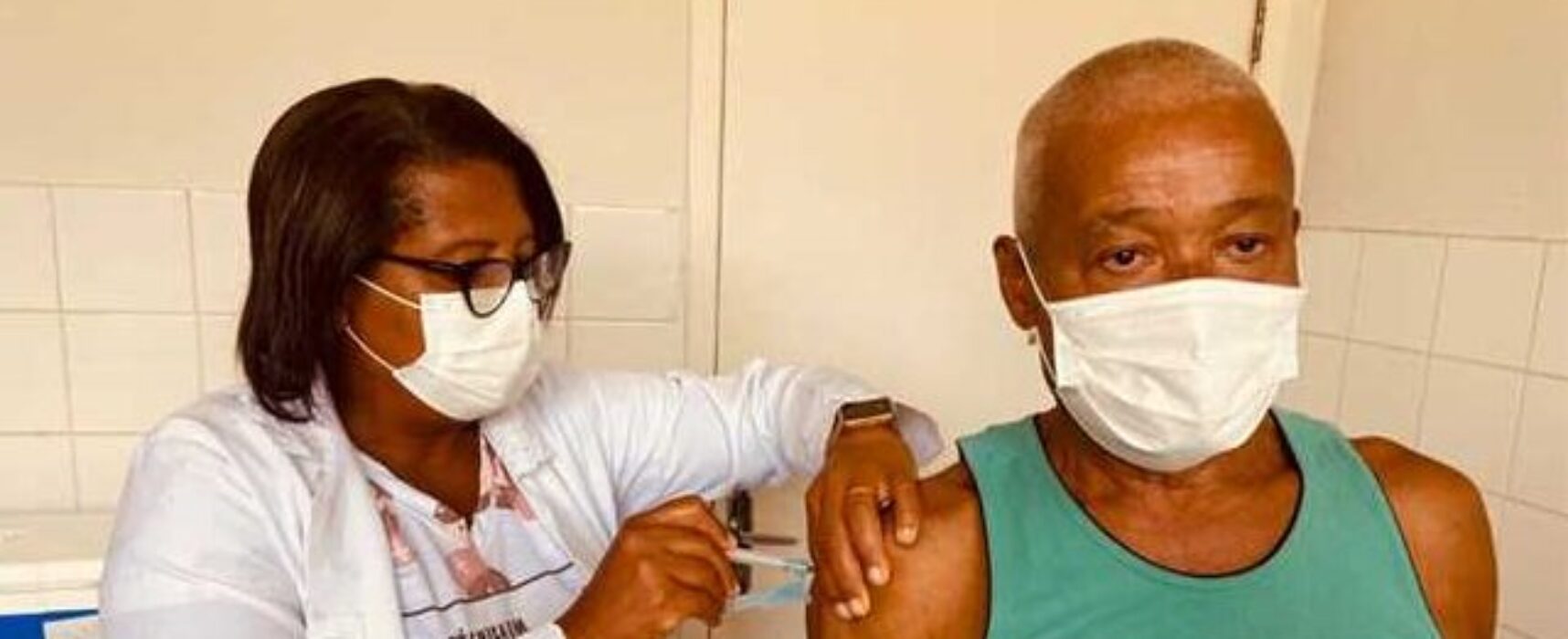 Sesau e UNIP levam vacinação itinerante contra Covid-19 para bairros de Ilhéus; confira cronograma