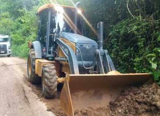 Município recupera estradas nos distritos de Japu e Sambaituba; confira os serviços na zona rural