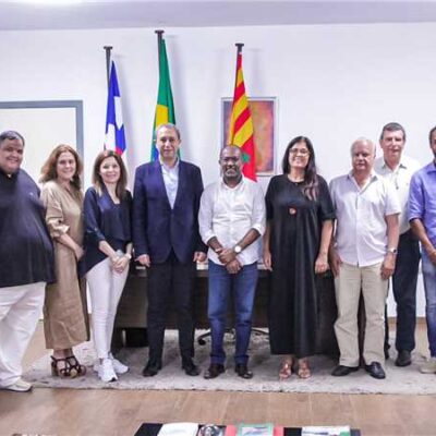 Bebeto Galvão recebe comitiva portuguesa e discute parcerias comerciais entre Ilhéus e Aveiro