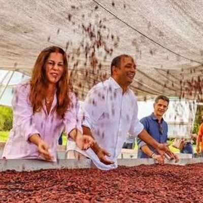Em visita à fábrica da Dengo, Mário Alexandre destaca expansão da produção de cacau no Sul da Bahia