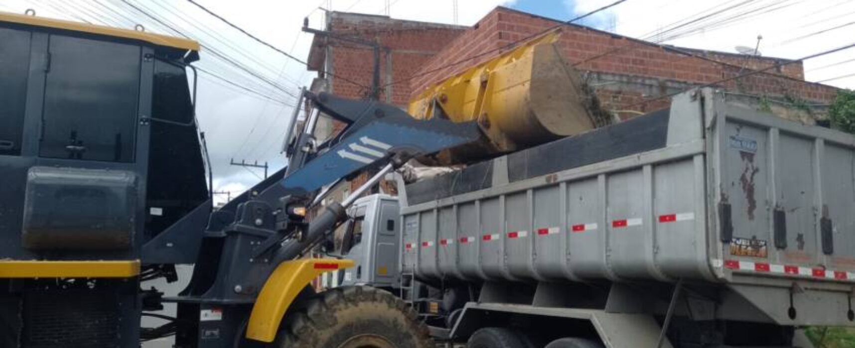 Prefeitura faz serviços de zeladoria e beneficia sete localidades de Itabuna