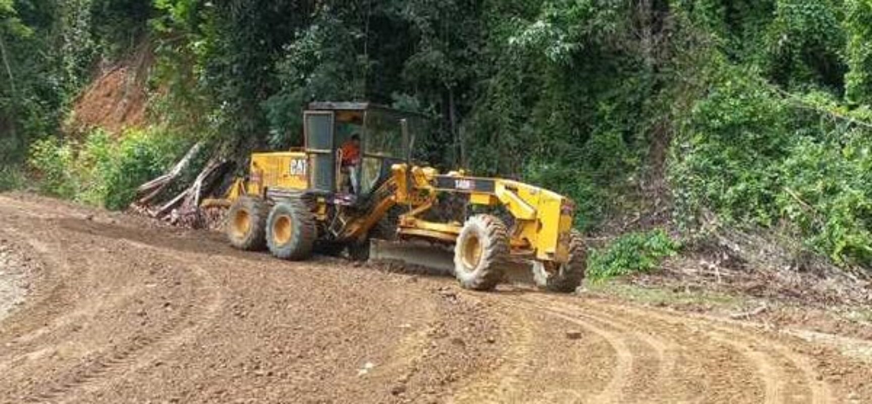 Prefeitura de Ilhéus intensifica manutenção das estradas rurais; veja as localidades atendidas