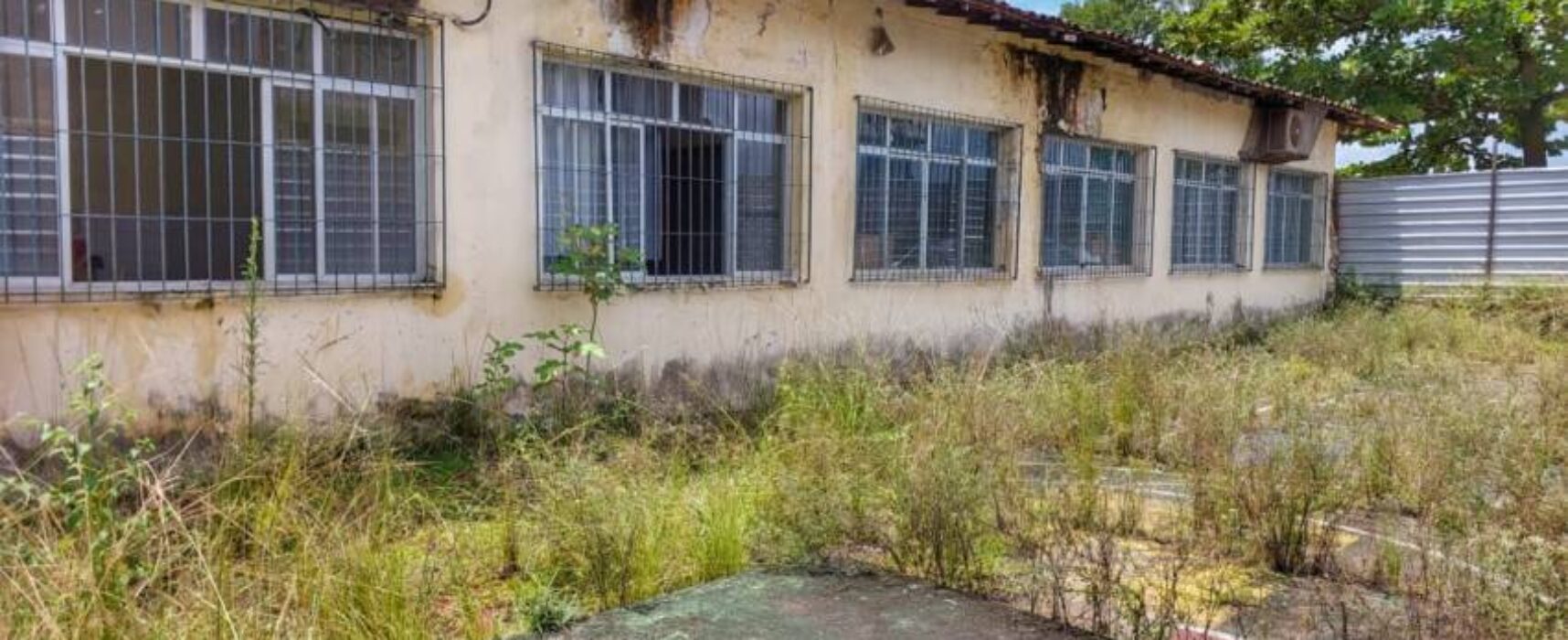 Prefeitura inicia a reforma da Escola Municipal Plínio de Almeida no Lomanto