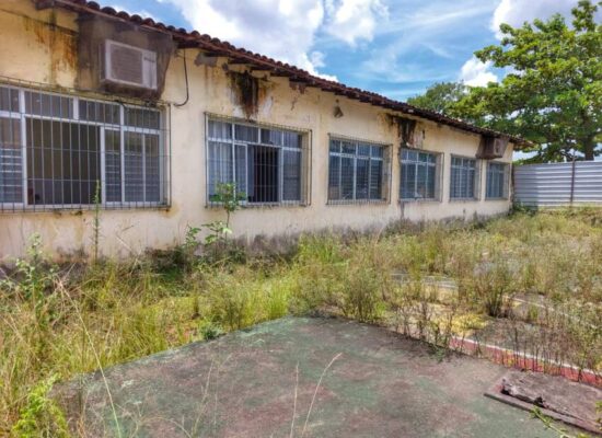 Prefeitura inicia a reforma da Escola Municipal Plínio de Almeida no Lomanto