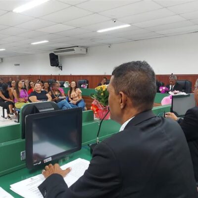 Presidente Abraão destaca importância das servidoras mulheres para a Câmara de Ilheus
