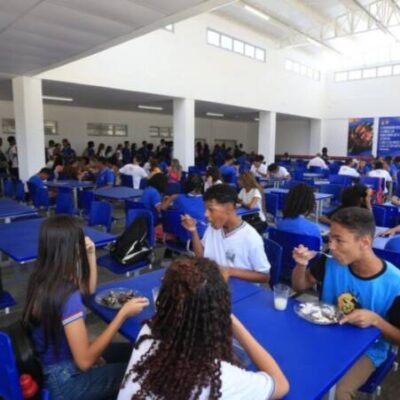 Jerônimo entrega colégio estadual de tempo integral em Ilhéus