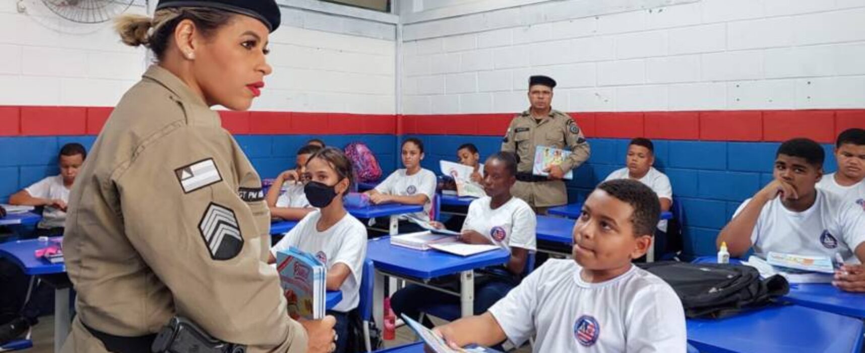 Polícia Militar distribuiu material didático do PROERD a estudantes da Rede Municipal de ensino