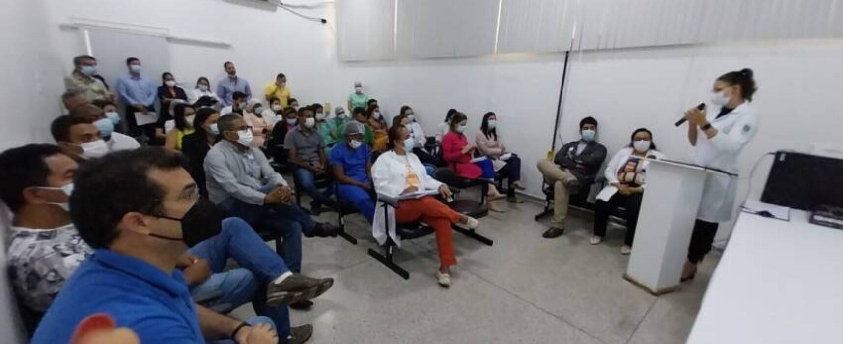 Hospital de Base de Itabuna apresenta o Núcleo de Qualidade Hospitalar durante Roda de Gestão