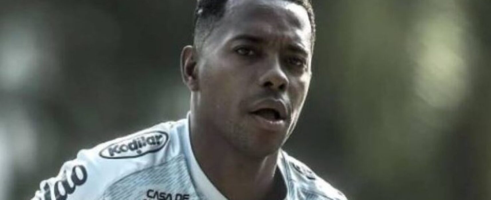 Presidente do STJ ordena citação de Robinho em processo sobre prisão