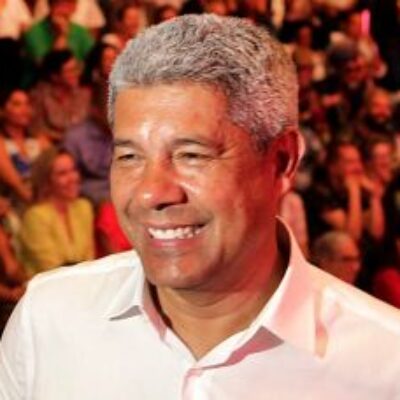 Jerônimo lança programa odontológico gratuito para estudantes e professores
