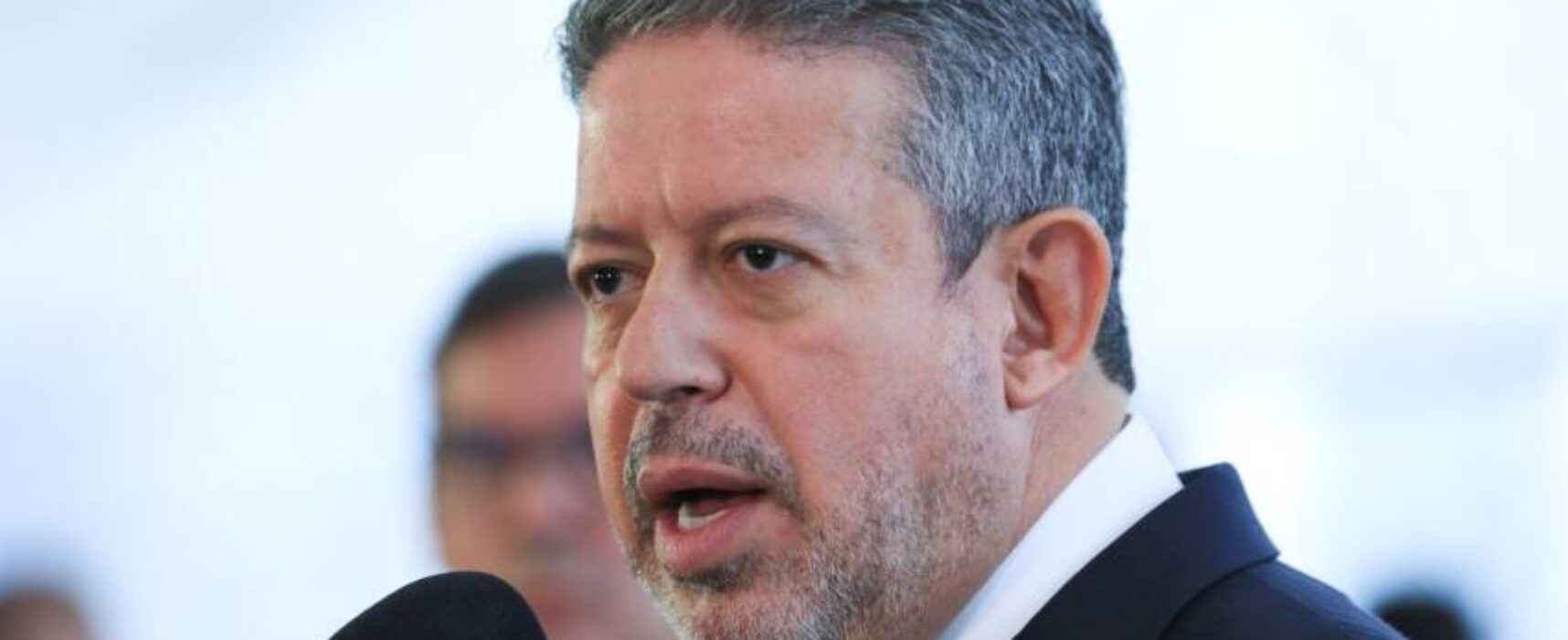 Ex-mulher de Lira é exonerada do governo de AL após dizer não morar em Maceió