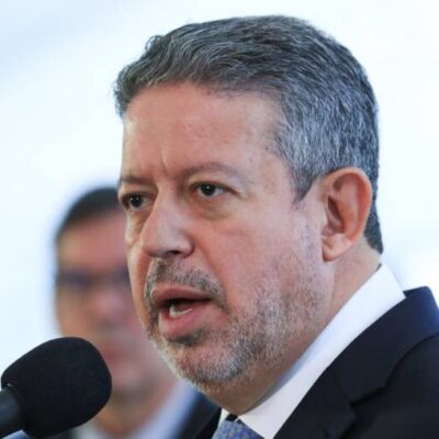 Lira diz ao STF que tramitação de MPs é assunto interno do Congresso