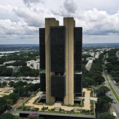 Mercado financeiro eleva projeção da inflação de 5,9% para 5,96%