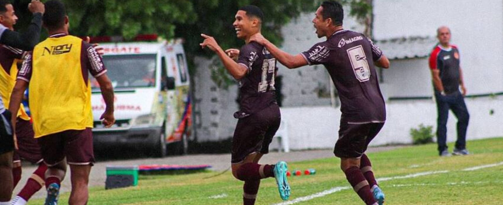 Jacuípense goleia juazeirense, 3 x 0, e fará final com o Bahia