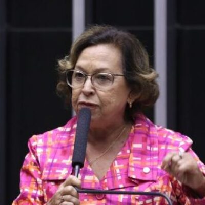 Projeto determina divulgação na Voz do Brasil de canais de atendimento à mulher vítima de violência