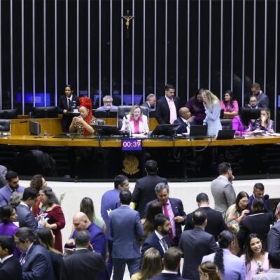 Câmara aprova proposta que institui pensão especial a filhos das vítimas de feminicídio
