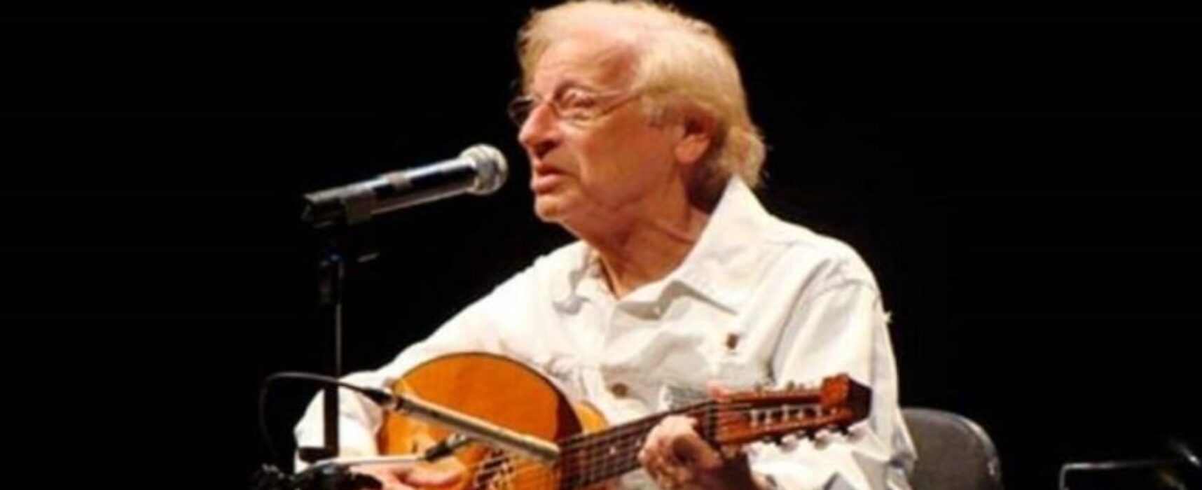 Humorista e músico Juca Chaves morre aos 84 anos em Salvador