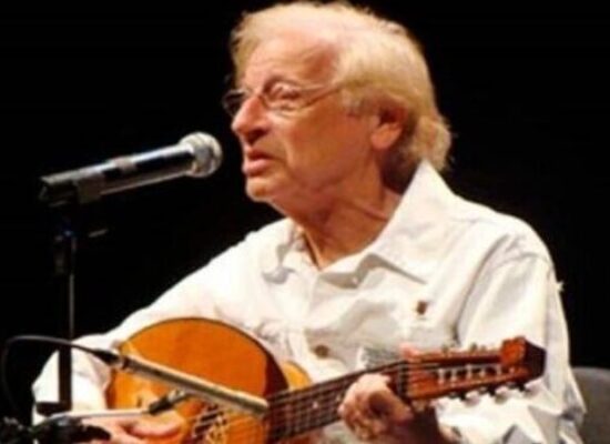 Humorista e músico Juca Chaves morre aos 84 anos em Salvador