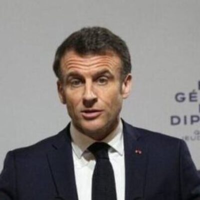 Na França, deputados apresentam moção de censura a Macron