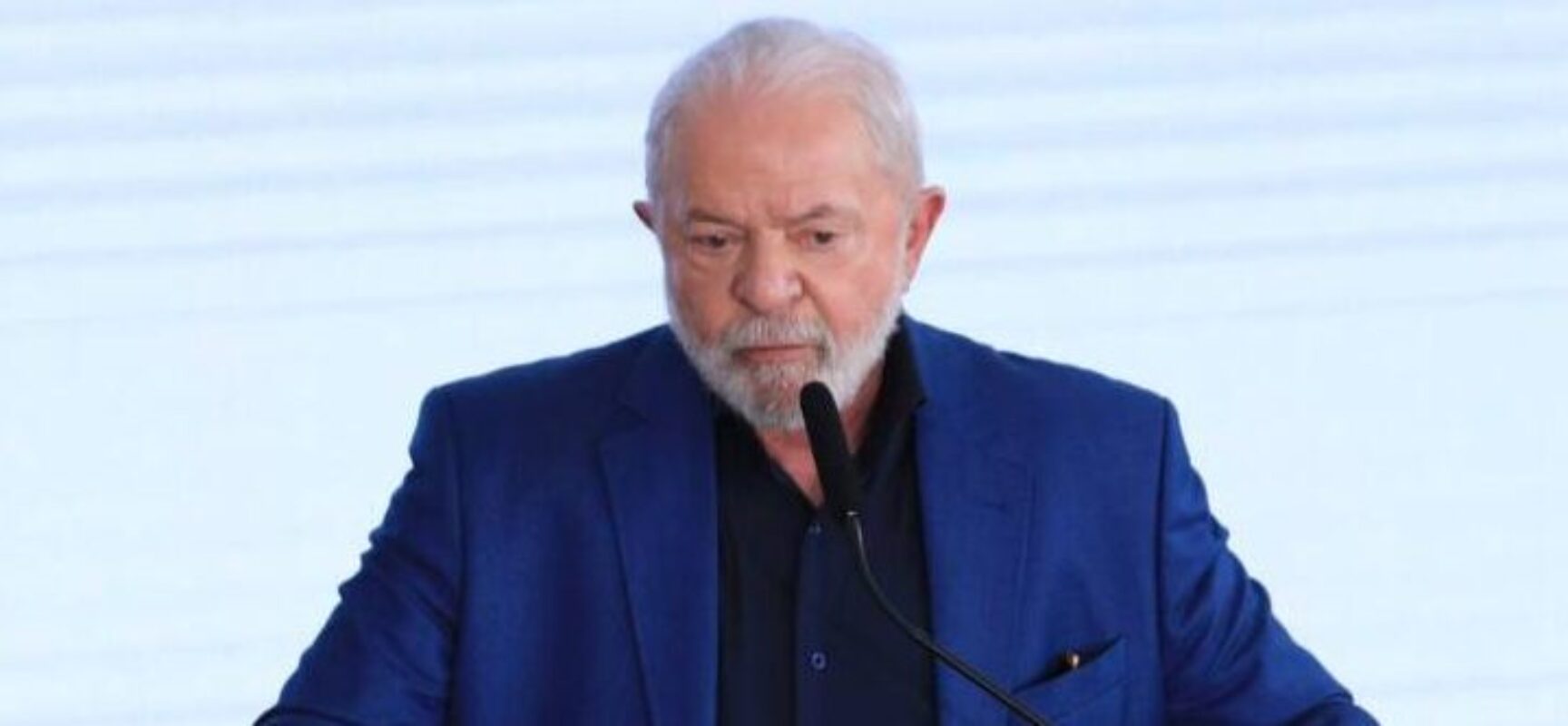 Lula conversa com Zelensky sobre guerra na Ucrânia