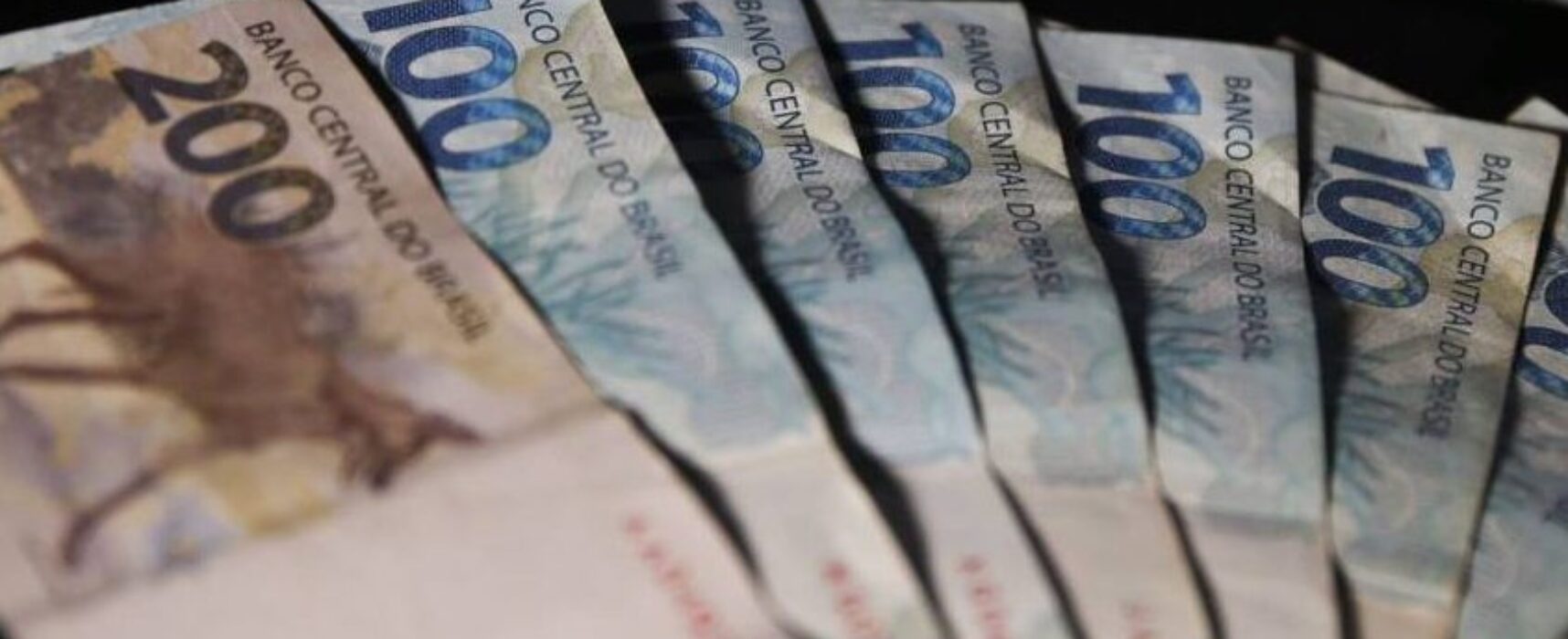 Segunda parcela do 13º salário deve ser paga até sexta-feira