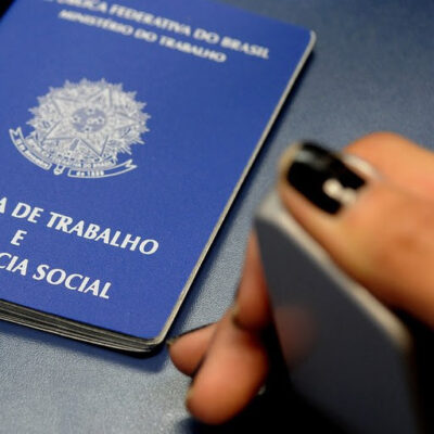 Brasil registrou 1.874.226 pessoas empregadas com carteira assinada em janeiro