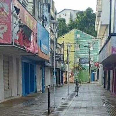 Prefeitura de Ilhéus intensifica serviços de limpeza em localidades atingidas pelas chuvas