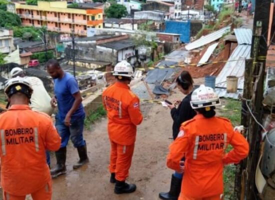 Corpo de Bombeiros envia reforços para cidades da região sul atingidas por chuvas