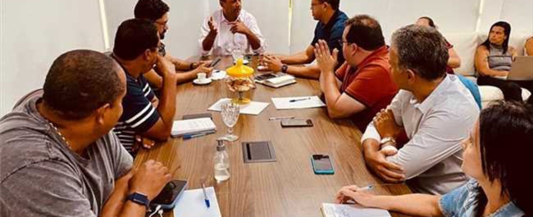 Reunião técnica discute plano de reconstrução das áreas afetadas pelas chuvas em Ilhéus