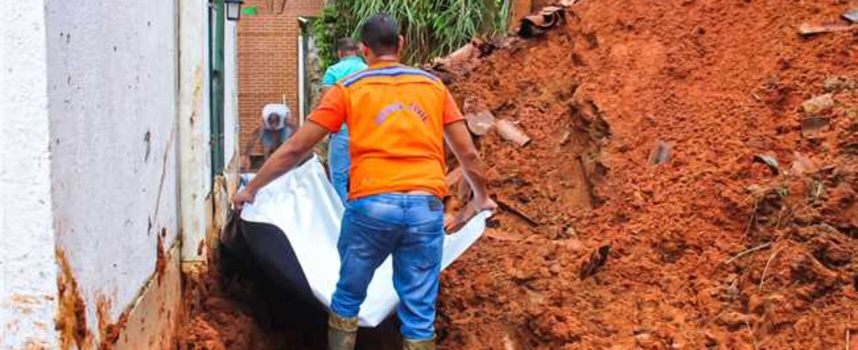 SOS Chuvas: Ilhéus monta força-tarefa e Defesa Civil atende mais de 70 ocorrências na cidade