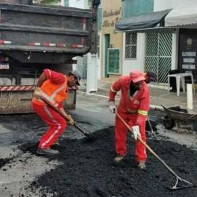 Prefeitura de Ilhéus intensifica recuperação de vias em diversos pontos da cidade; confira serviços