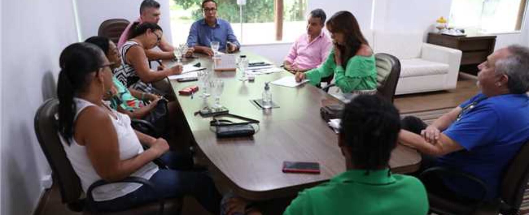 Prefeitura e feirantes discutem melhorias para Central de Abastecimento do Hernani Sá