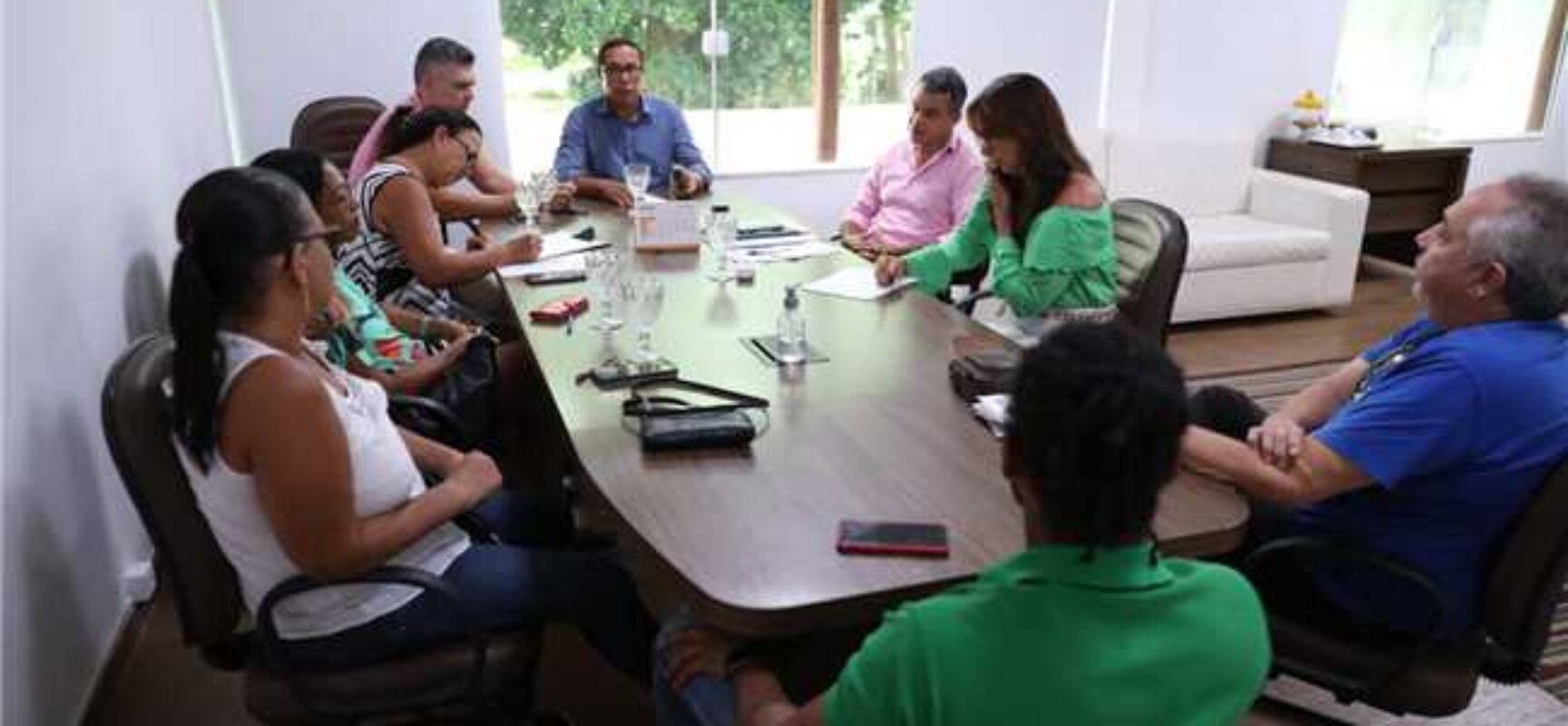 Prefeitura e feirantes discutem melhorias para Central de Abastecimento do Hernani Sá