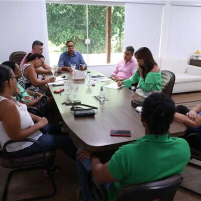 Prefeitura e feirantes discutem melhorias para Central de Abastecimento do Hernani Sá
