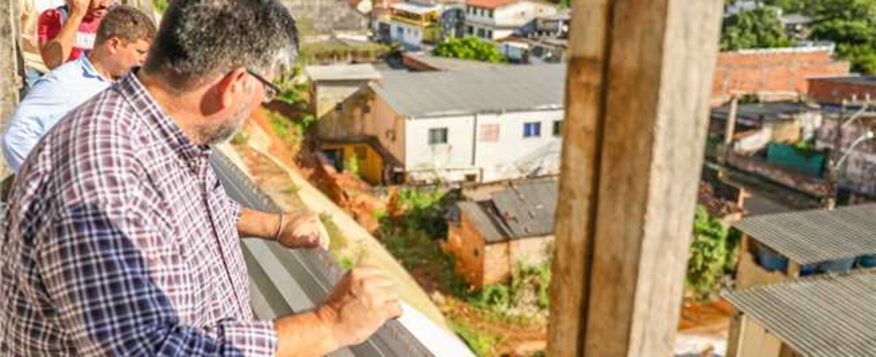 Visita técnica ao Alto do Socorro avalia situação da encosta; chuva afetou menos de 25% da obra