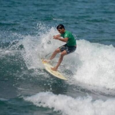 Filho de Ivete participa de competição de surfe em Praia do Forte