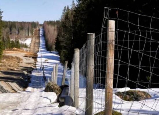 Finlândia começa a construir cerca na fronteira com a Rússia
