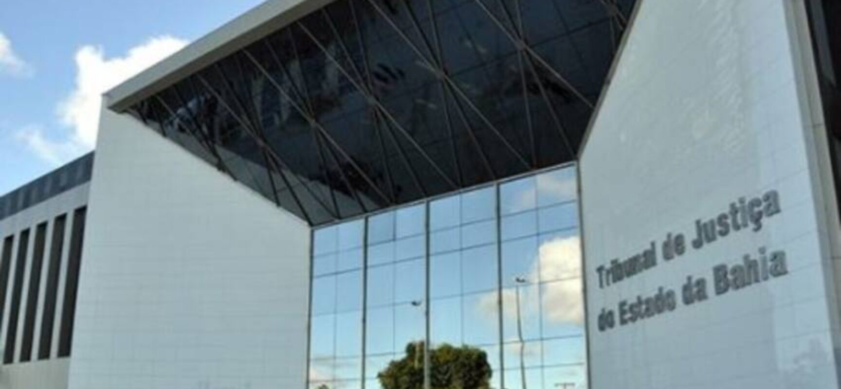 TJ-BA divulga edital para 277 vagas de técnico e analista