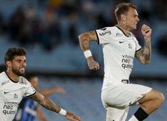 Corinthians inicia Libertadores com vitória sobre Liverpool no Uruguai
